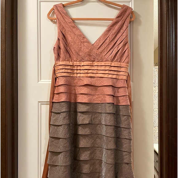 Adrianna Papell Dresses & Skirts - Adrianna Papell dress